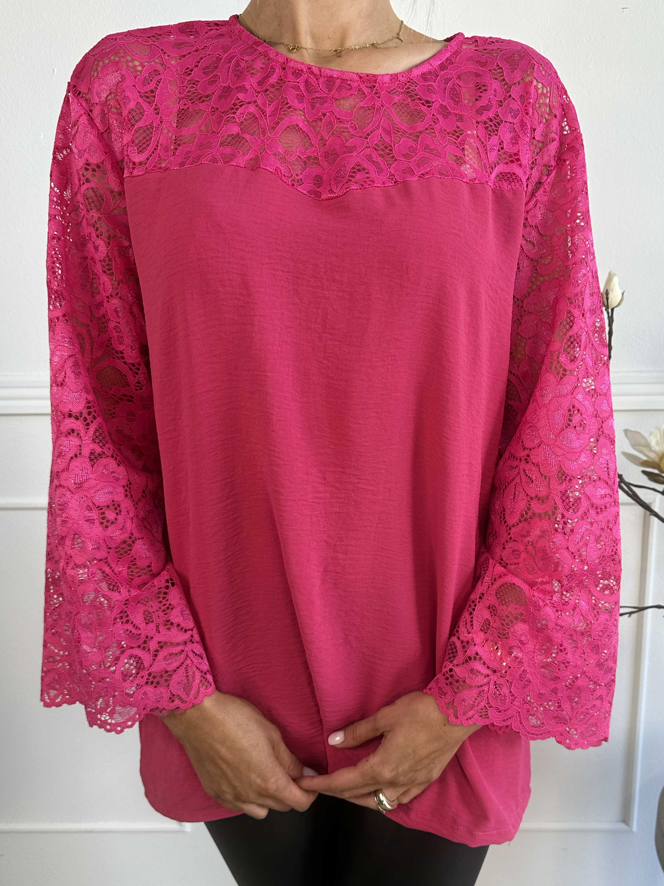 California - Söt tunika med spetsärmar